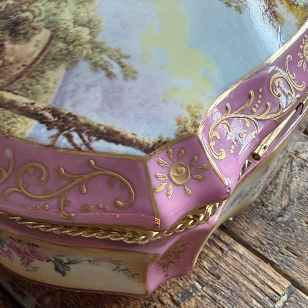Vintage Large Andrea by Sadek Decorative Jewelry Box with Romantic Scene - Picture 12 of 14